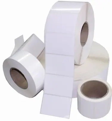 Etiqueta blanca por rollo.